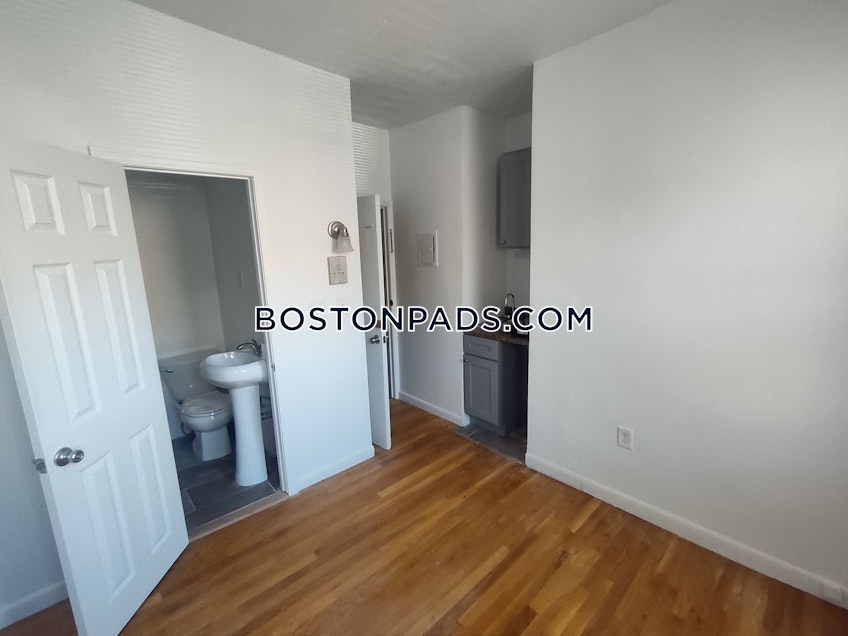 Boston - $1,675 /month