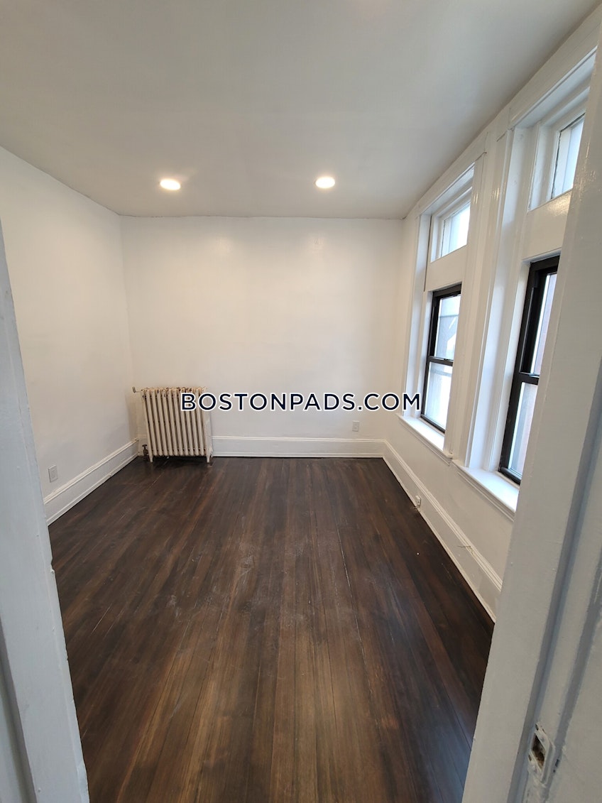 Boston - $1,600 /month