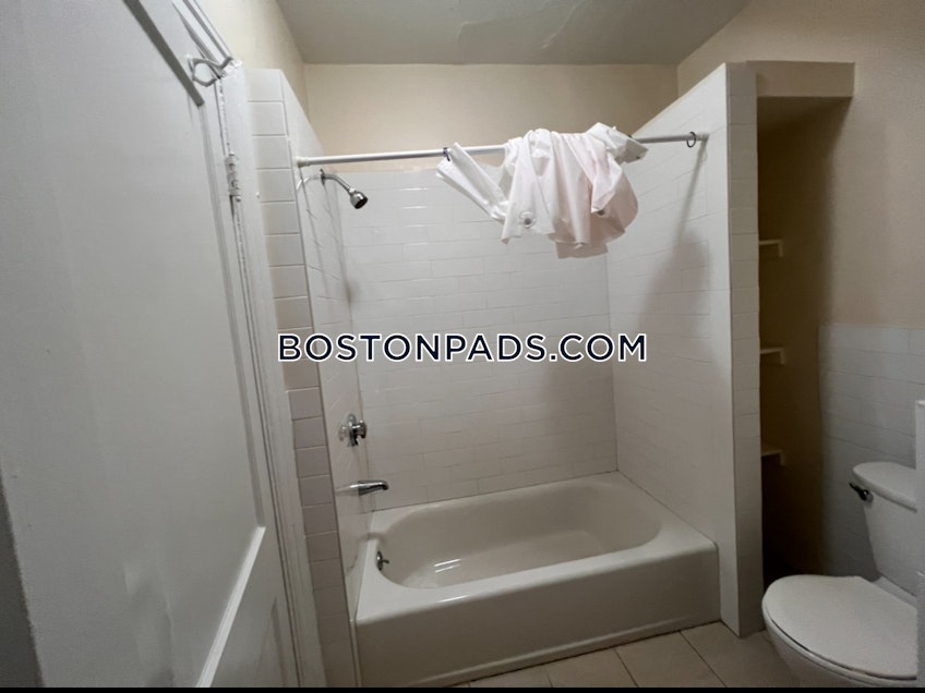 Boston - $1,900 /month