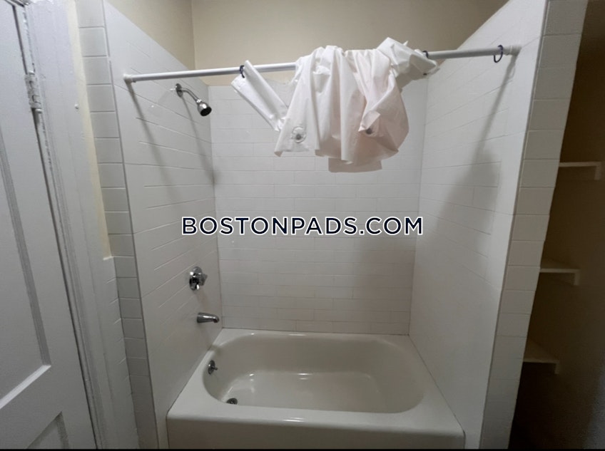 Boston - $1,900 /month