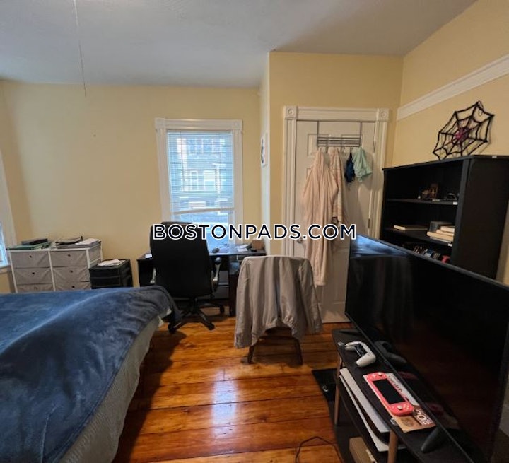 somerville-3-beds-1-bath-porter-square-3900-4628795 