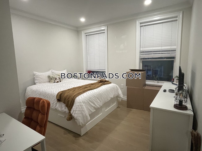 Boston - $4,895 /mo