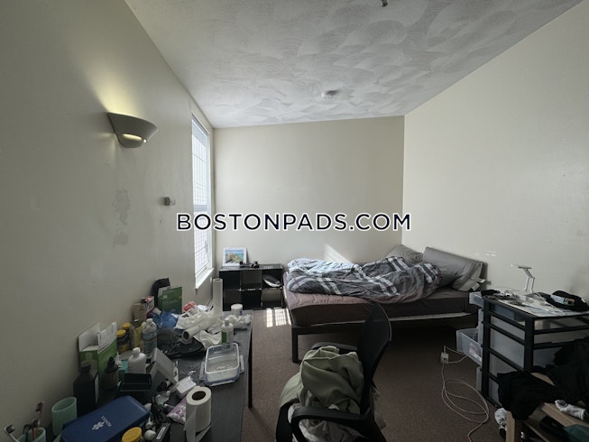 Boston - $2,075 /mo