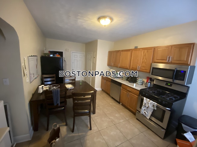 Boston - $2,600 /mo