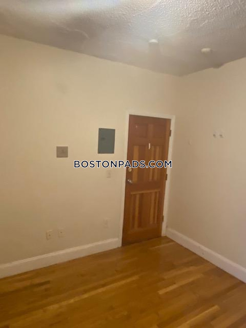 Boston - $1,725 /month