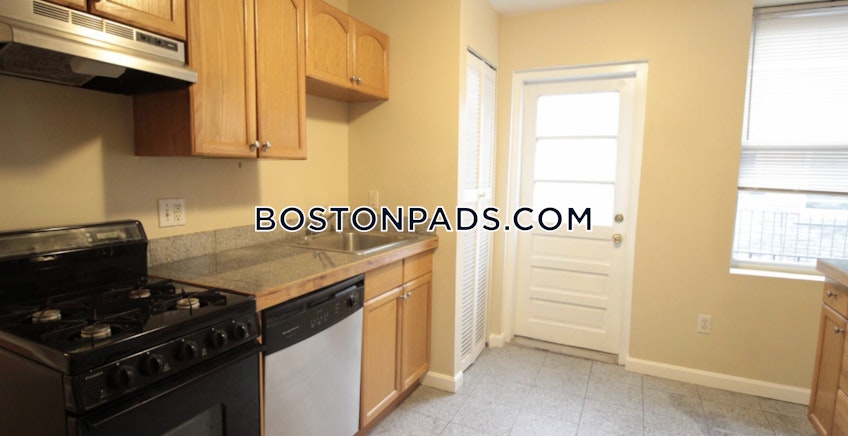 Boston - $2,300 /month