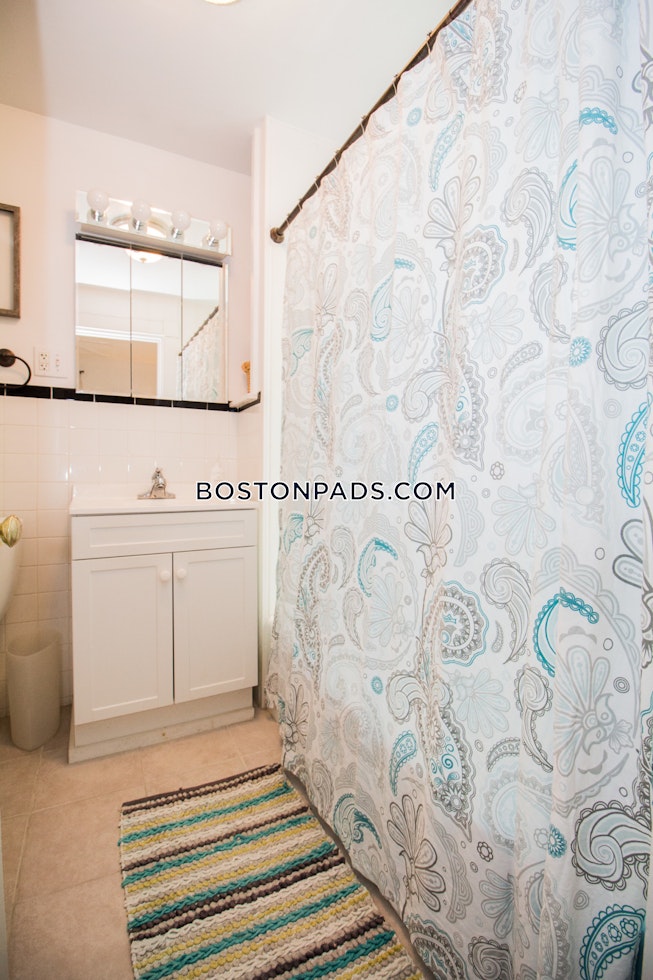 Boston - $2,600 /mo