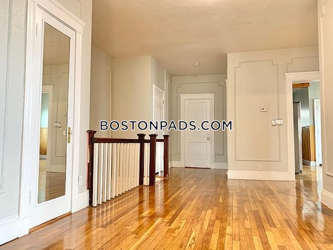 Chelsea - $2,900 /mo