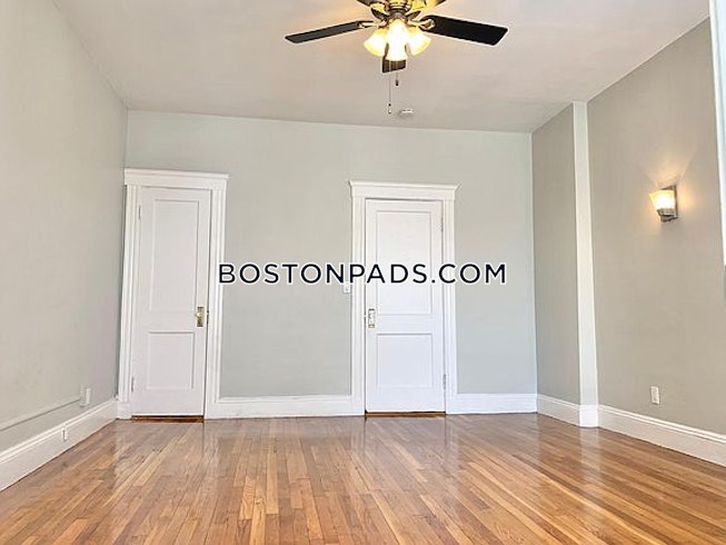 Chelsea - $2,900 /mo