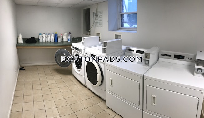 Boston - $3,200 /mo