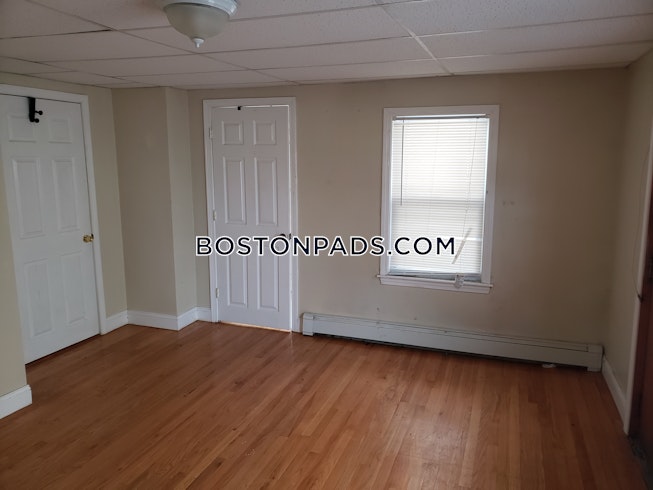 Boston - $3,900 /mo