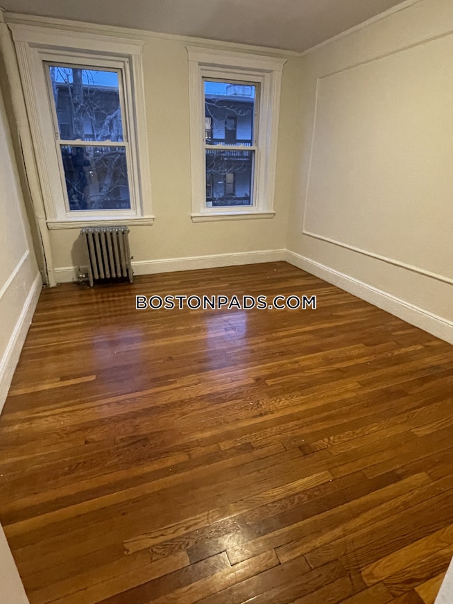 Boston - $2,275 /mo