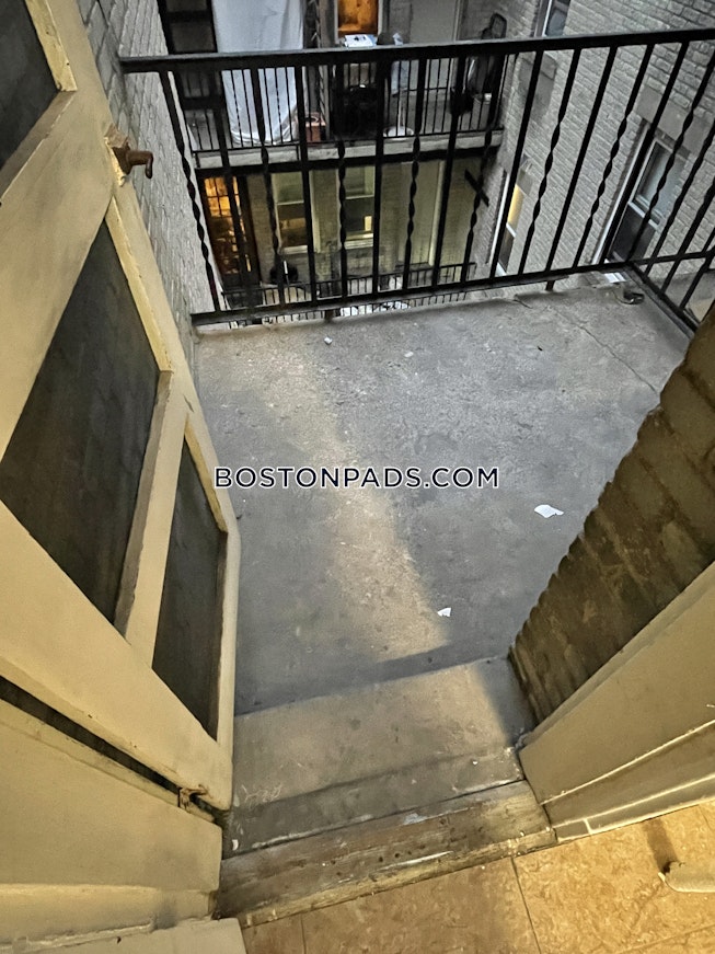 Boston - $2,275 /mo