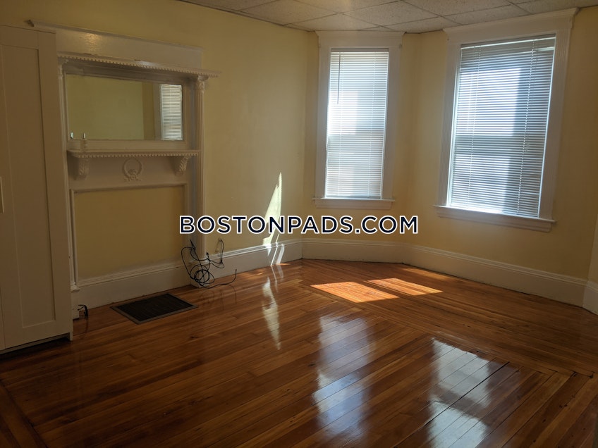 Boston - $2,800 /month