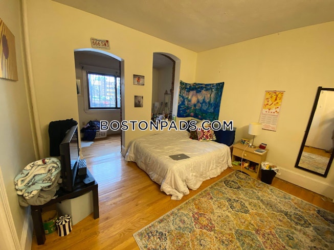 Boston - $3,200 /mo