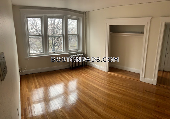 Boston - $2,350 /mo