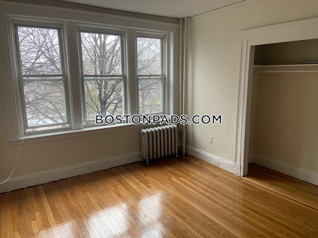 Boston - $2,350 /mo