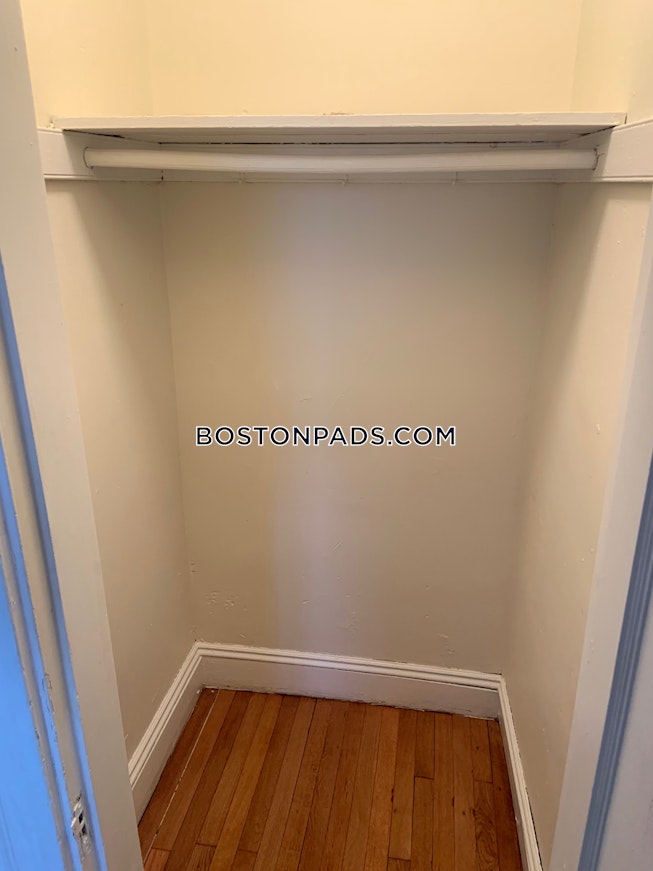 Boston - $2,350 /mo