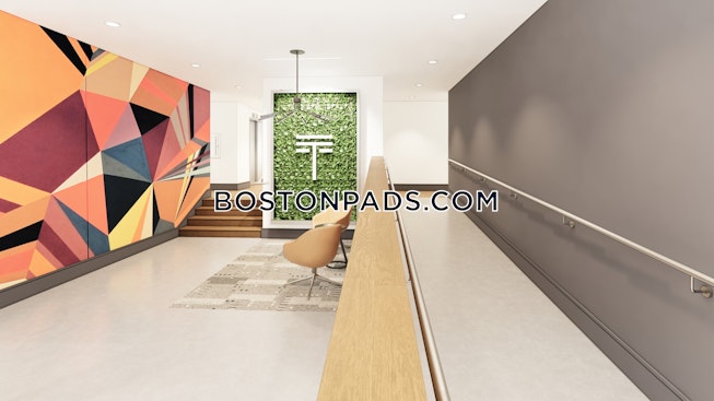 Boston - $2,500 /mo