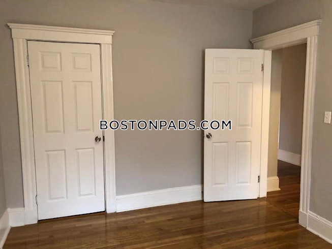 Boston - $3,725 /mo