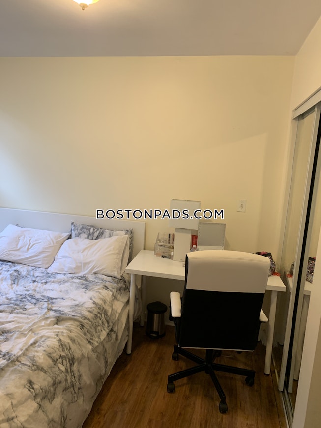 Boston - $2,450 /mo