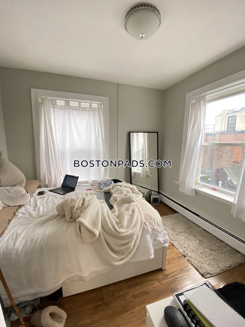 Boston - $4,005 /month