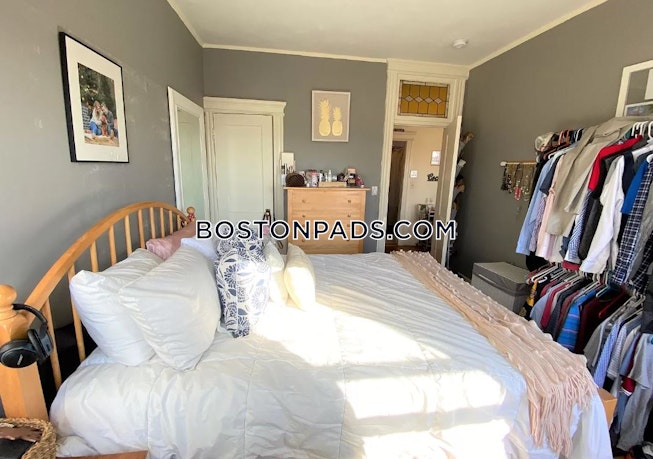 Boston - $3,000 /mo