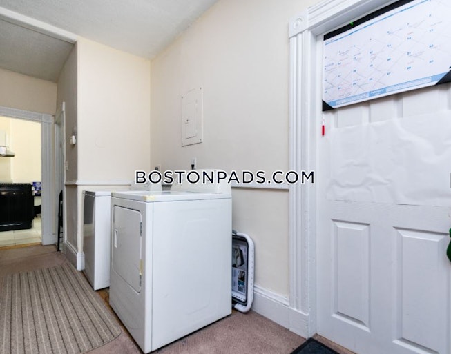 Boston - $4,700 /mo