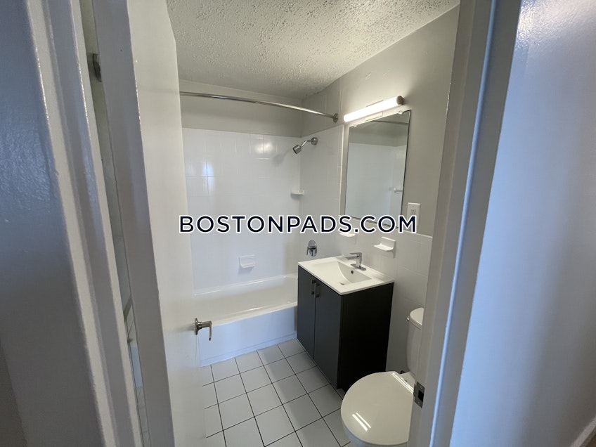 Boston - $5,090 /month