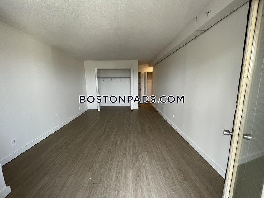 Boston - $5,090 /month