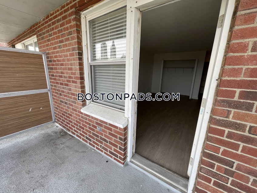 Boston - $5,090 /month