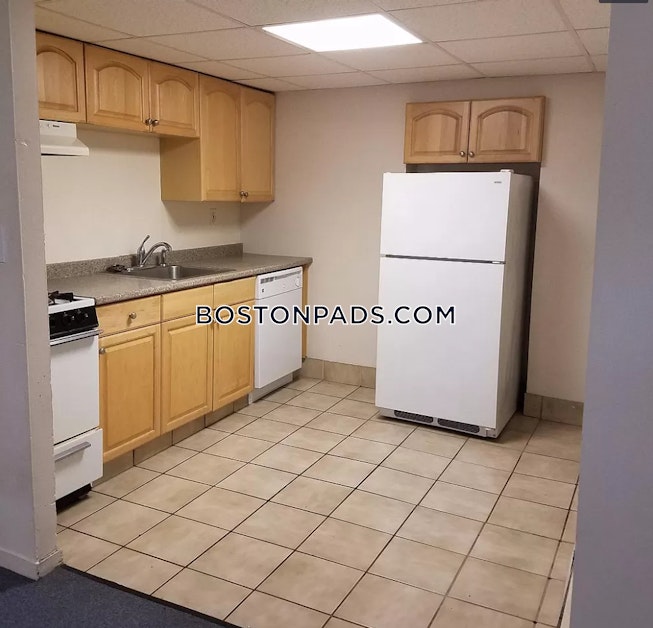 Boston - $1,995 /mo