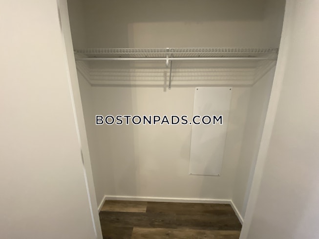 Boston - $3,543 /mo