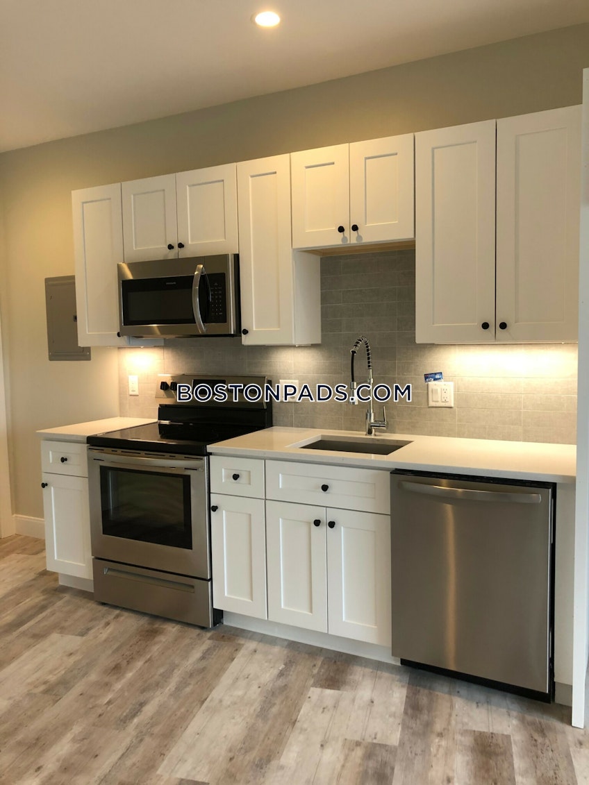 Boston - $3,125 /month