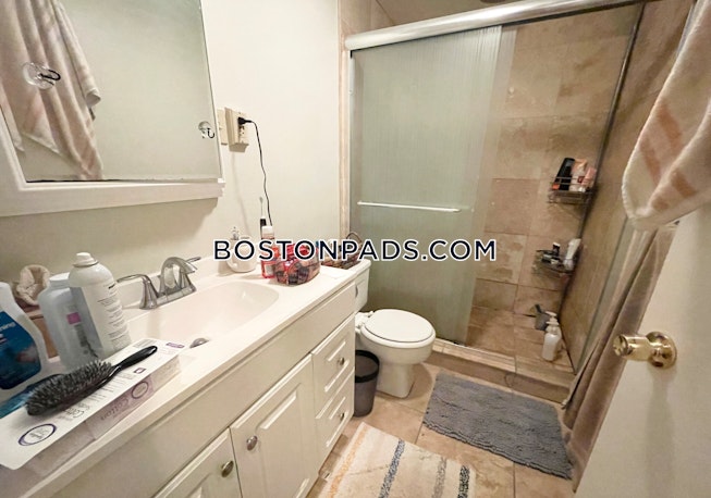 Boston - $2,700 /mo