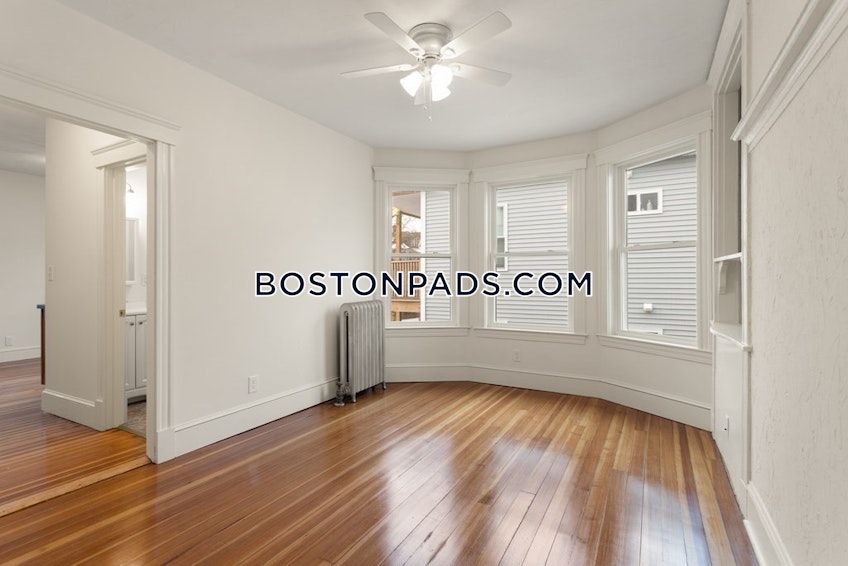Boston - $2,700 /month