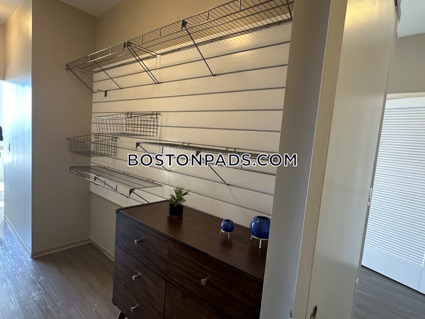 Boston - $3,490 /month