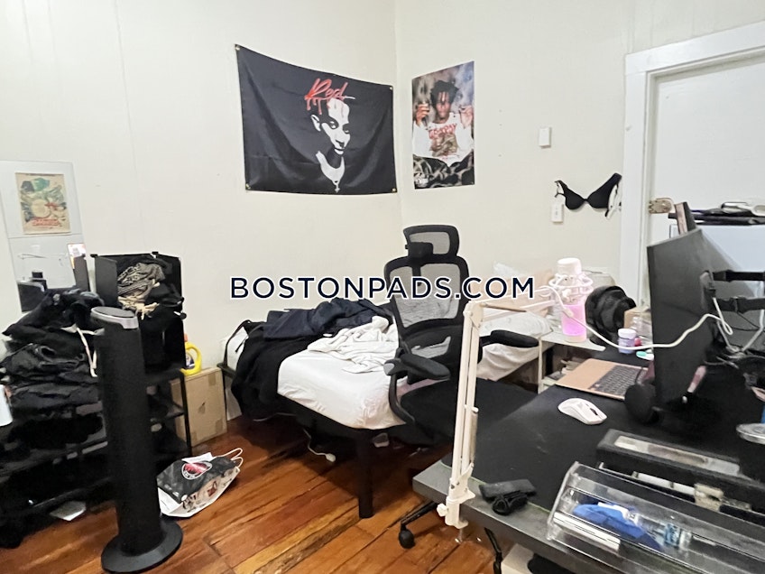 Boston - $4,700 /month