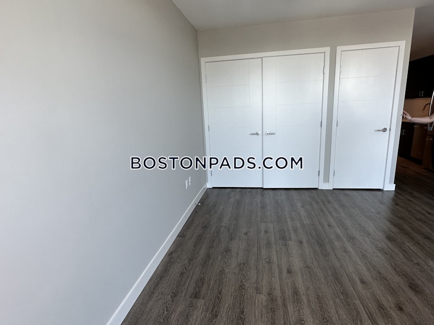 Boston - $3,254 /month