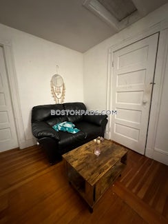 Boston, $3,180/mo