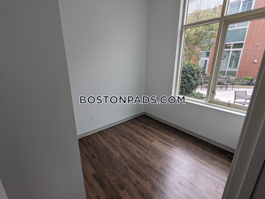 Boston - $5,894 /month