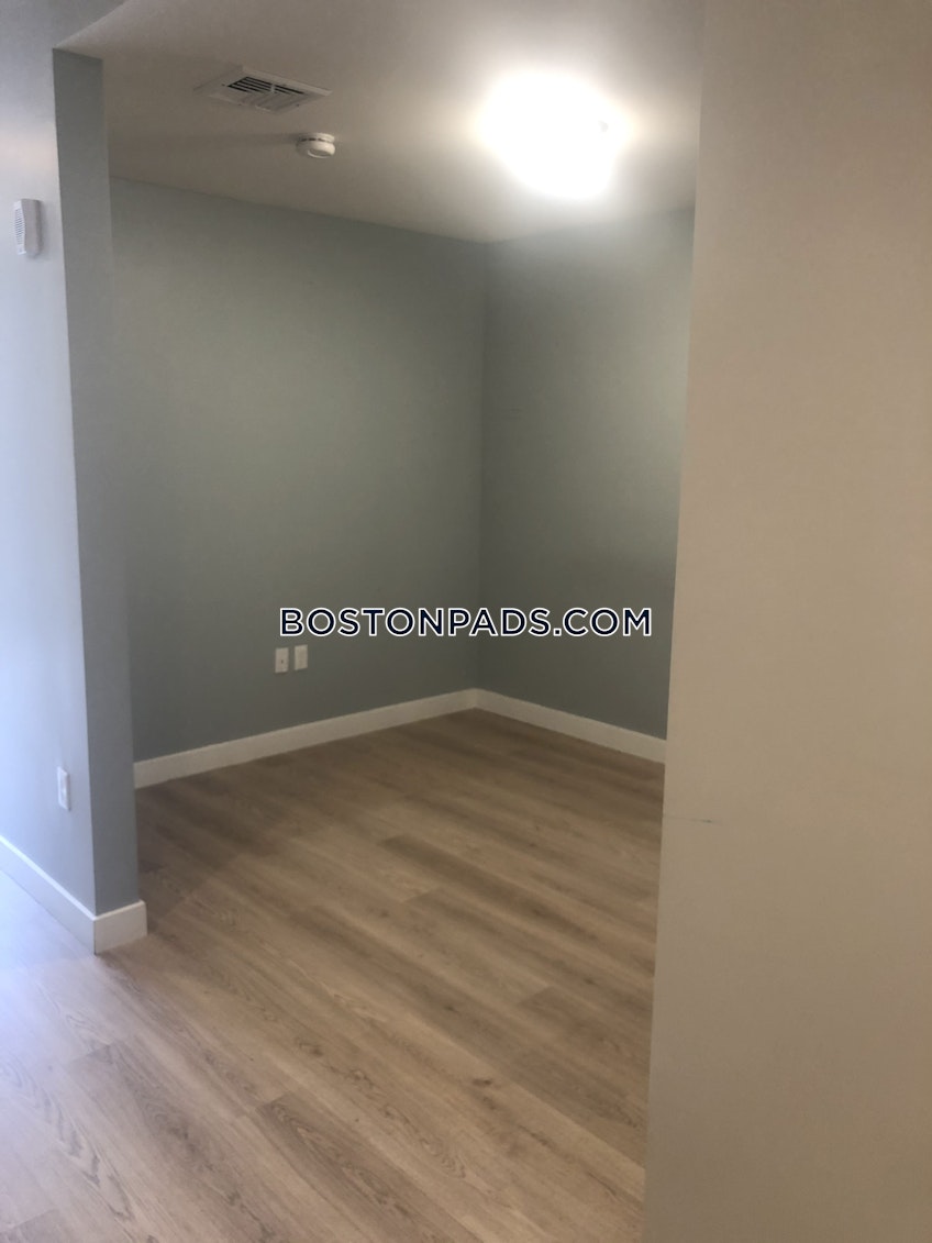 Boston - $2,200 /month