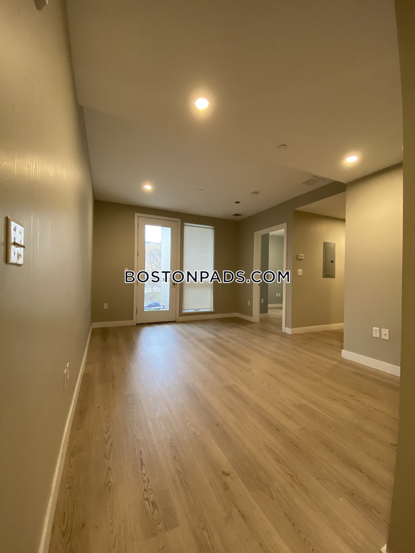 Boston - $4,300 /month