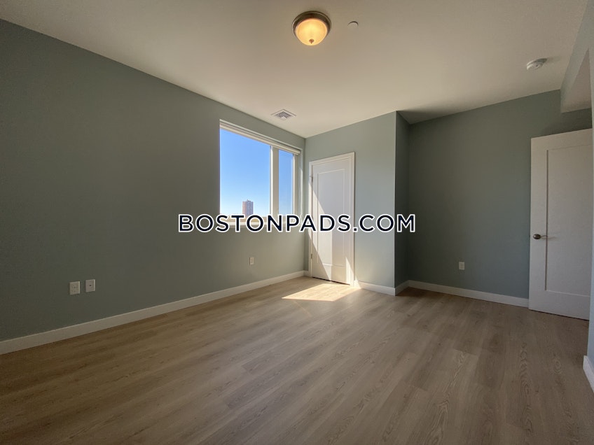 Boston - $2,600 /month