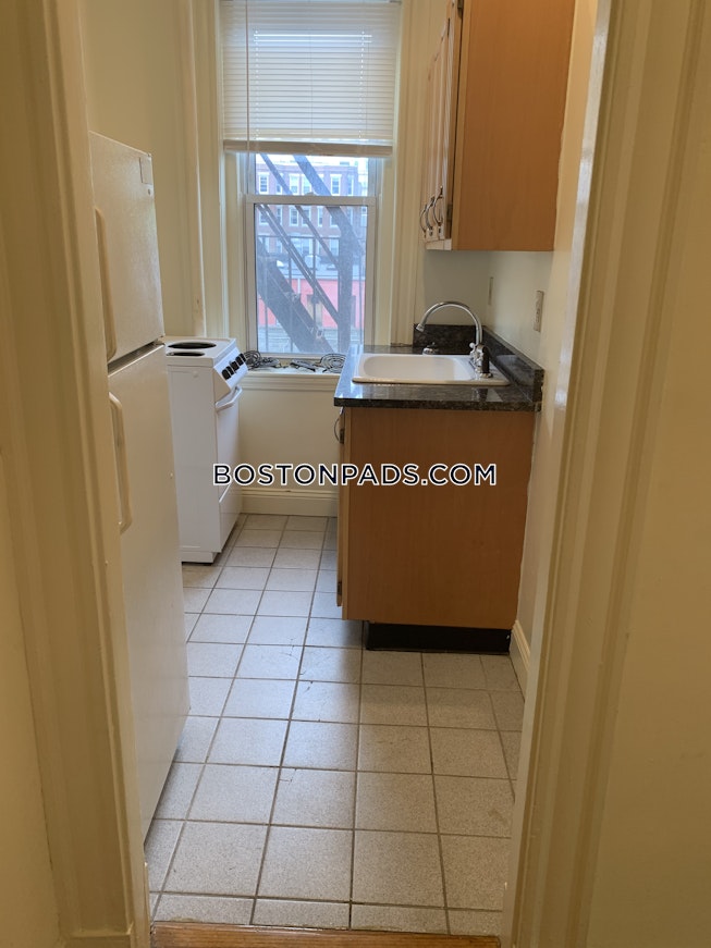 Boston - $2,350 /mo