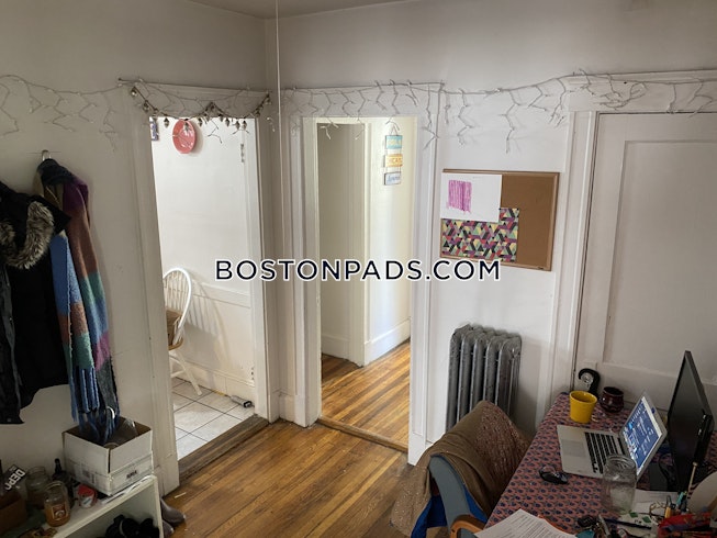 Boston - $2,400 /mo