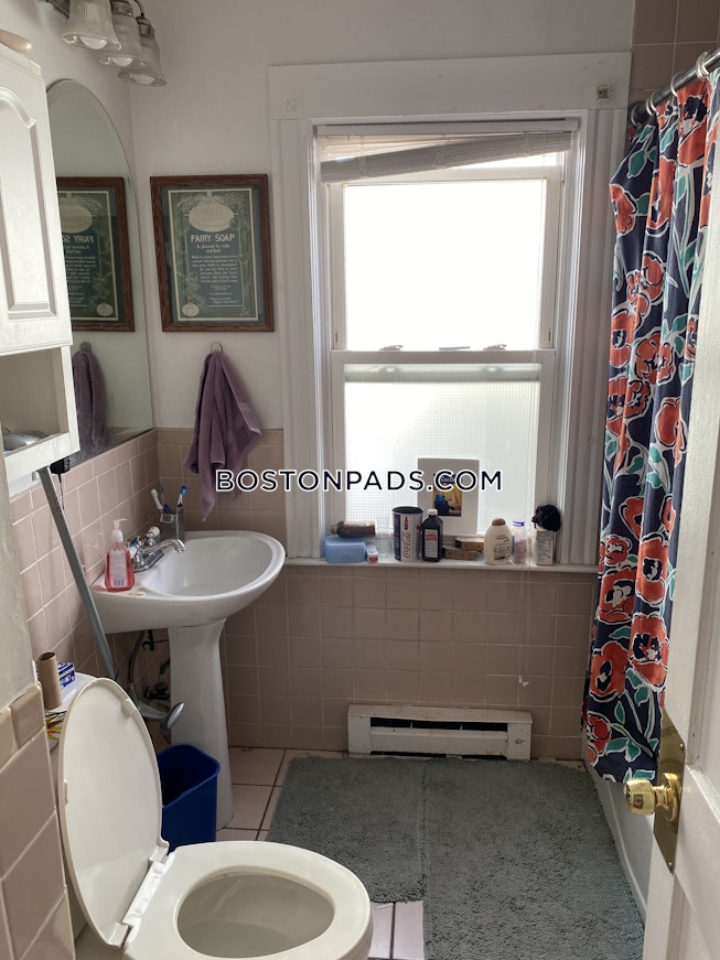 Boston - $2,400 /mo