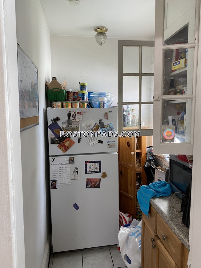 Boston - $2,400 /mo