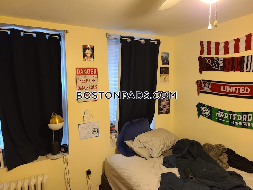 Boston - $2,300 /month