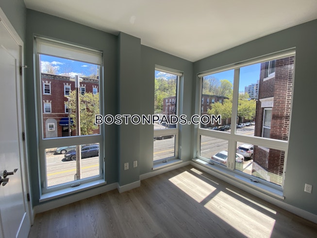 Boston - $4,100 /mo